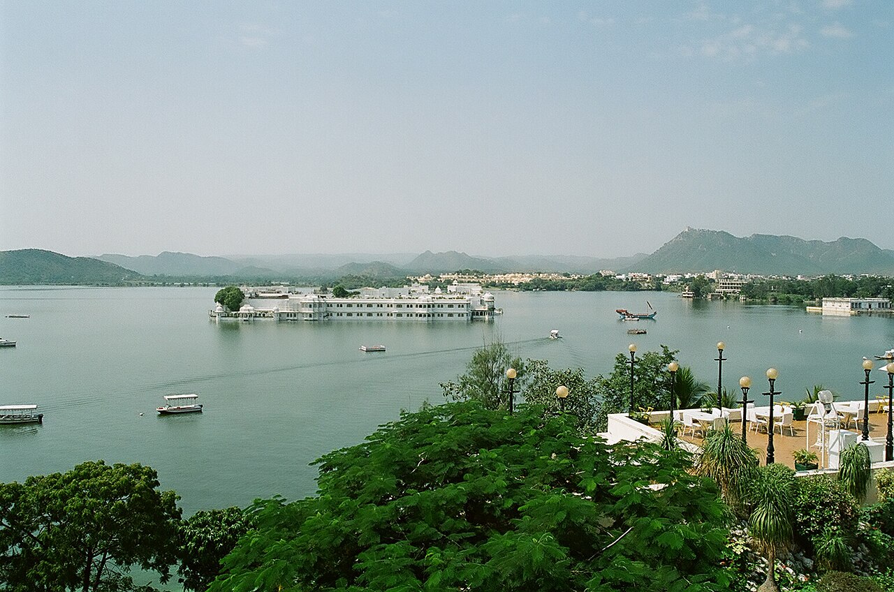 Golden Triangle Tour with english speaking driver